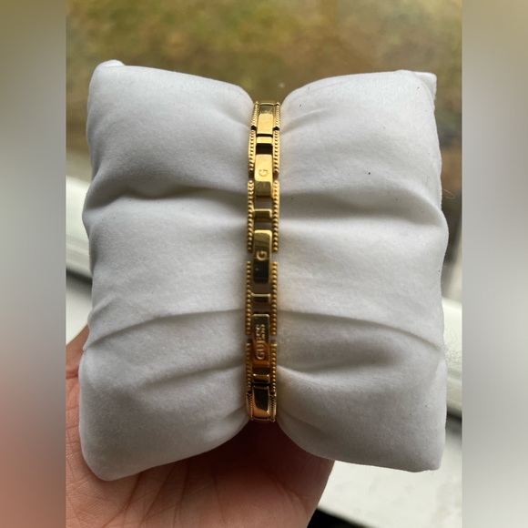 Guess gold watch - Picture 4 of 5